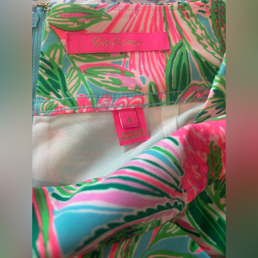 Lilly Pulitzer Jonas skort size 4. Blue Horizon Coming in Hot. great condition - Picture 3 of 4